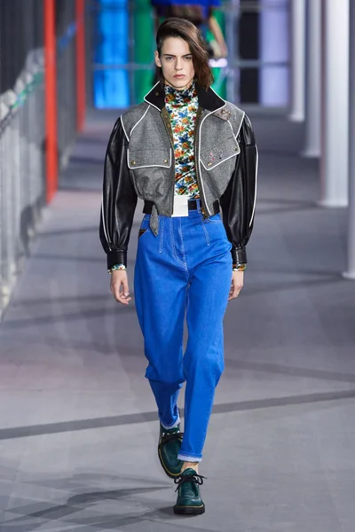 Look 30